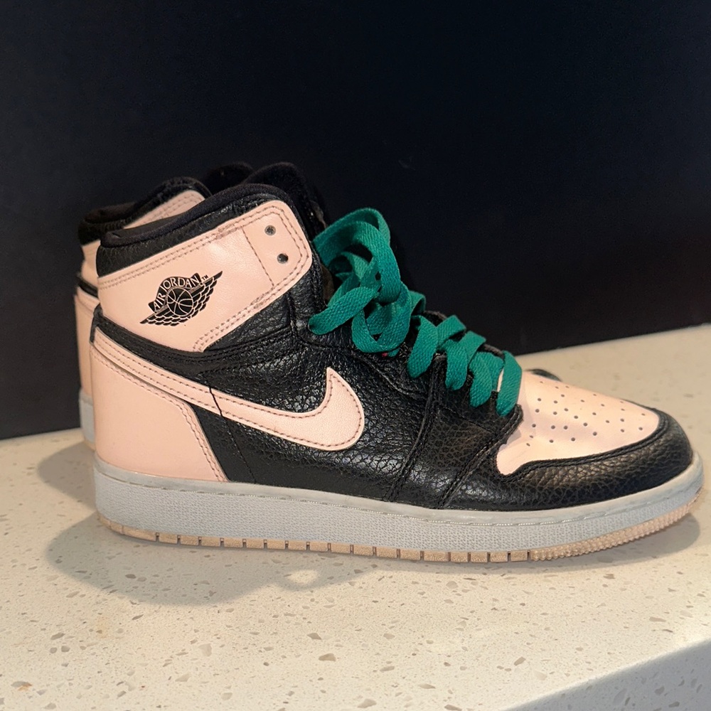 Kids Black and Pink Sneakers with Green‎ Laces